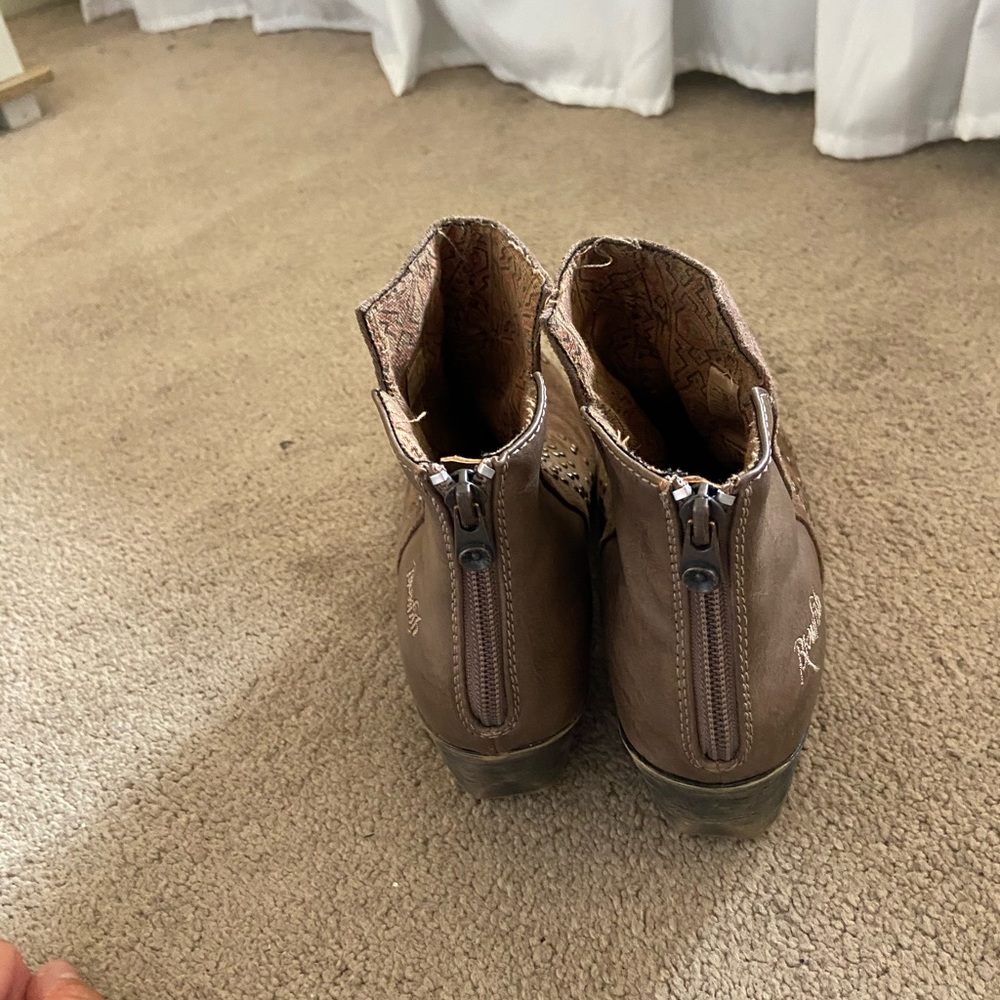 Booties - Picture 4 of 4